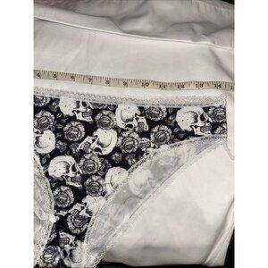 Morvia 1pc White lace trim goth Skater Emo panties L Black Gray Skull & Flowers